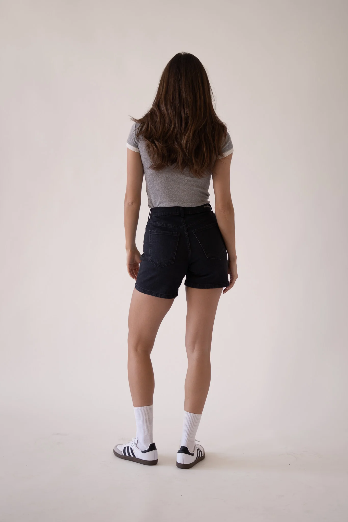 RELAXED SHORTS - GREY - Image 4